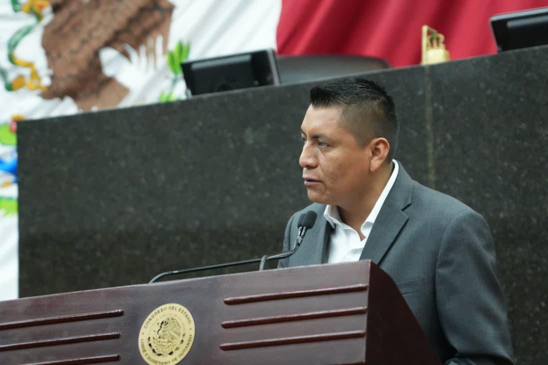 Acuerda Congreso reducir consumo de papel