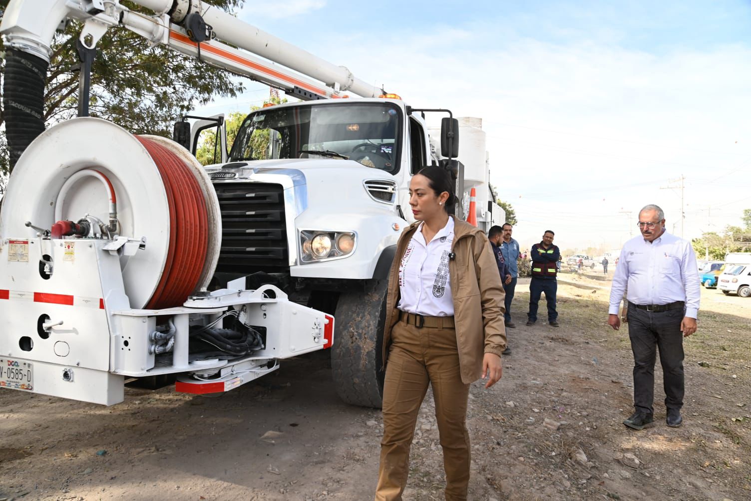 Betzabé Martínez refuerza combate a crisis de drenaje con nuevo equipo vactor para SIDEAPA
