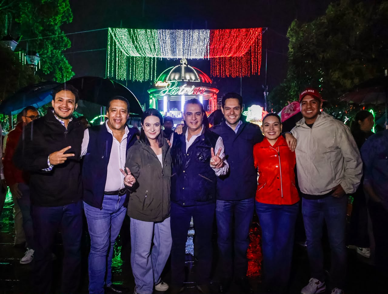 Enciende Toño Ochoa el orgullo de ser mexicanos; Durango ya luce de tricolor