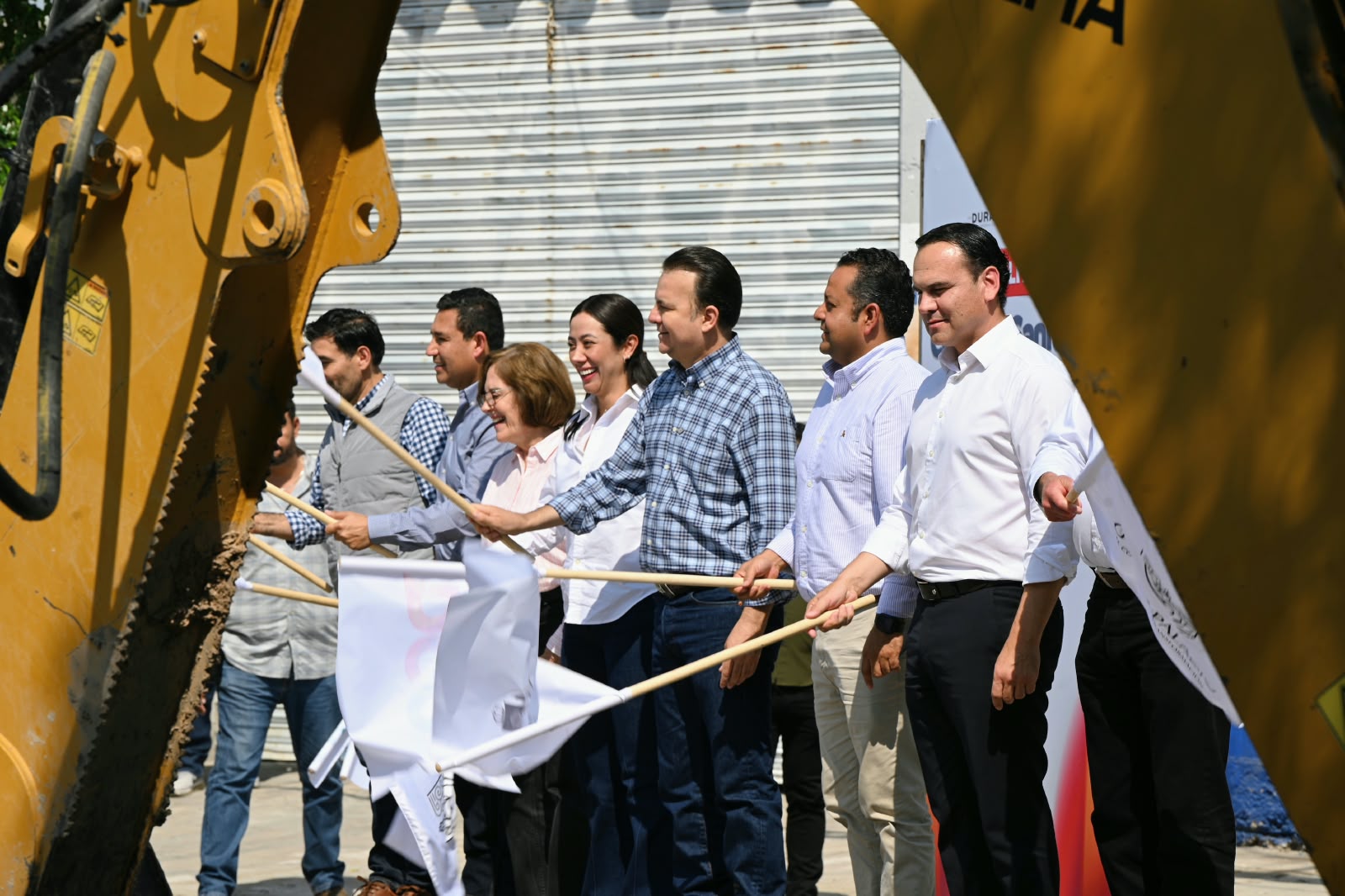 Con inversión de 7.4 millones de pesos, Betzabé Martínez y Esteban Villegas arrancan rehabilitación del Colector Hidalgo