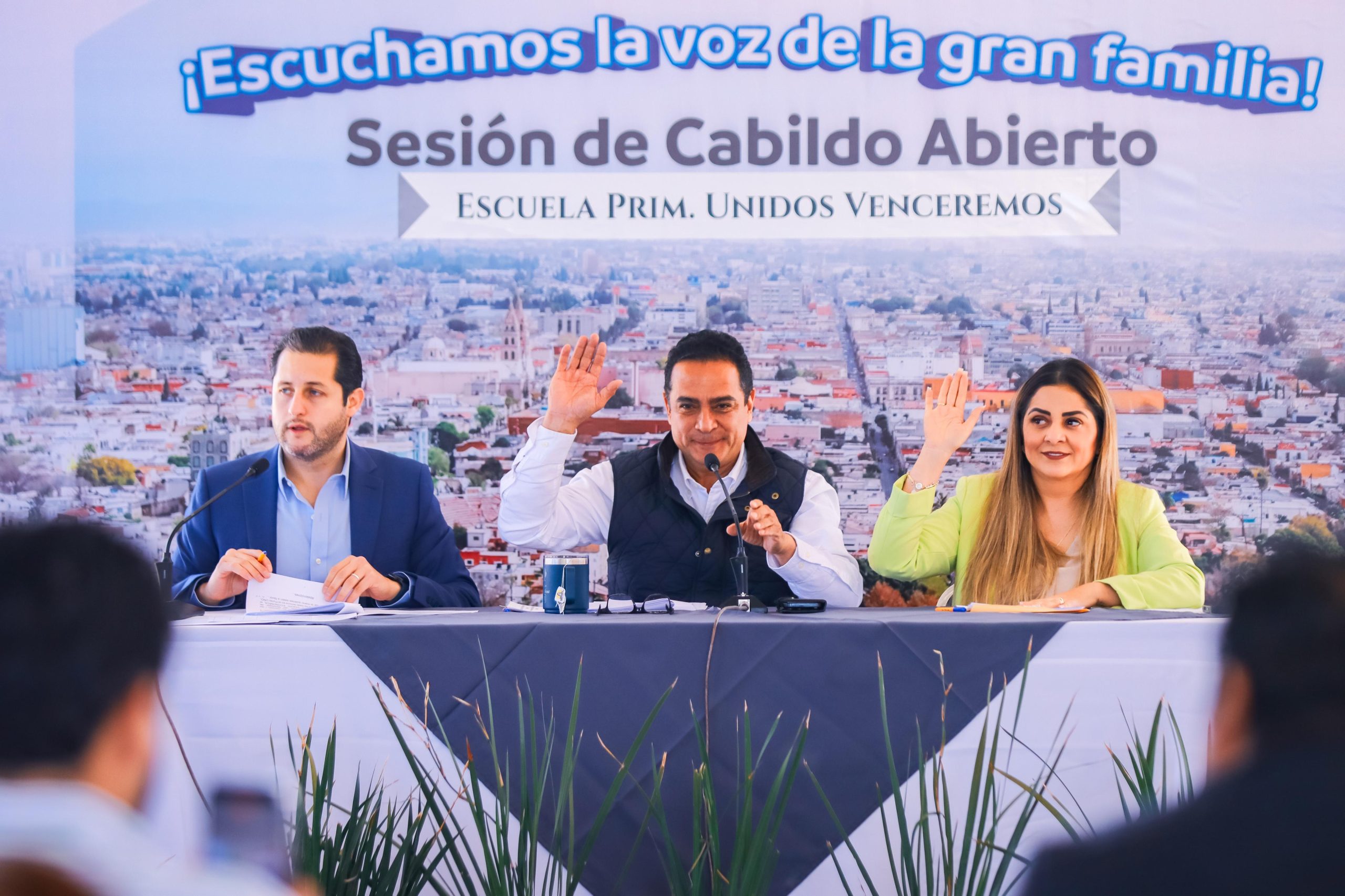 Acerca Toño Ochoa el Cabildo a la gran familia duranguense