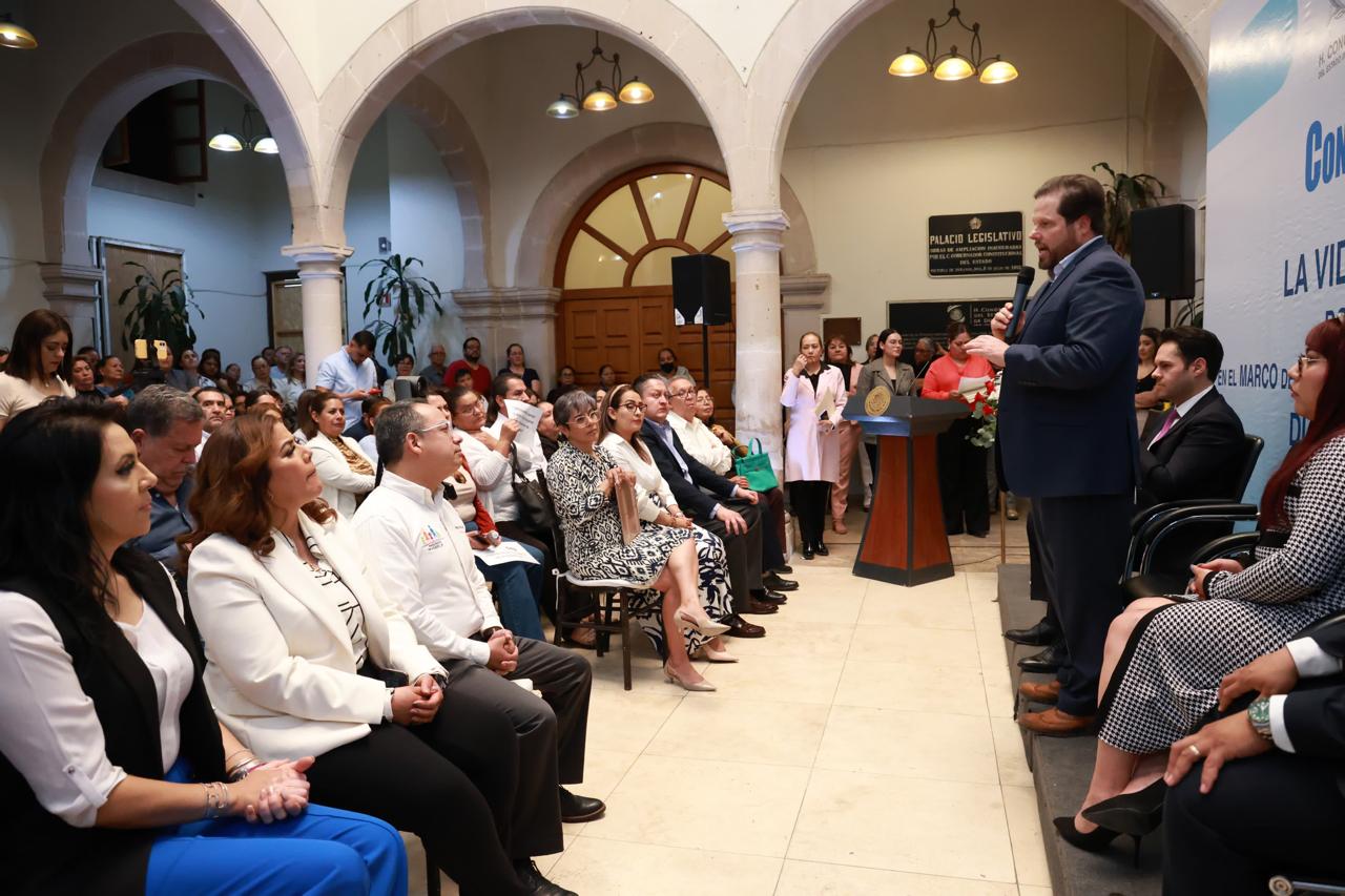 Escucha Congreso a grupos Pro-Vida