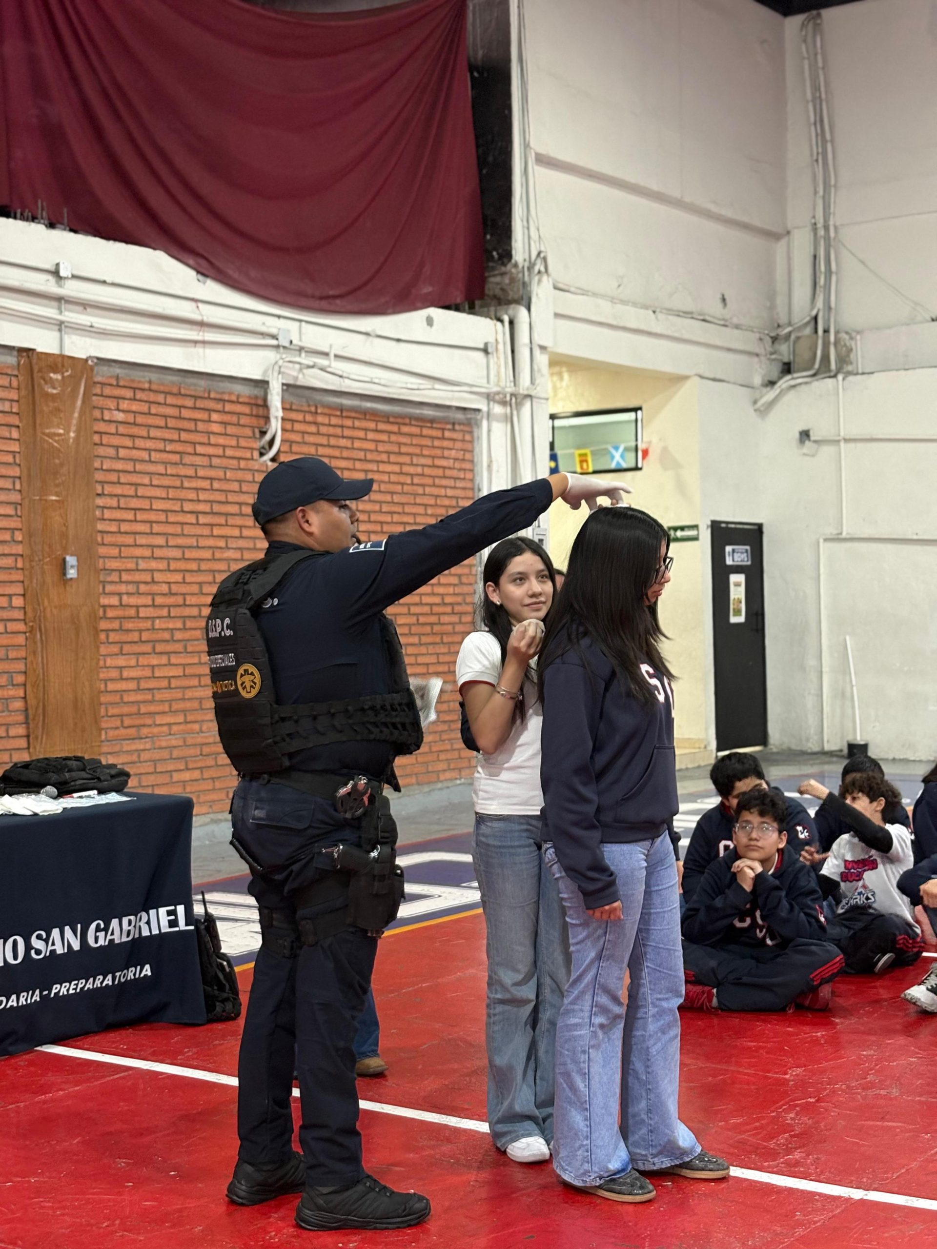 Policía de Gómez Palacio capacita a estudiantes en atención táctica a emergencias