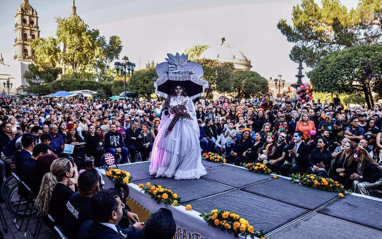 Llegan las Catrinas a nuestra casa anunciando el Festival Muuki 2024