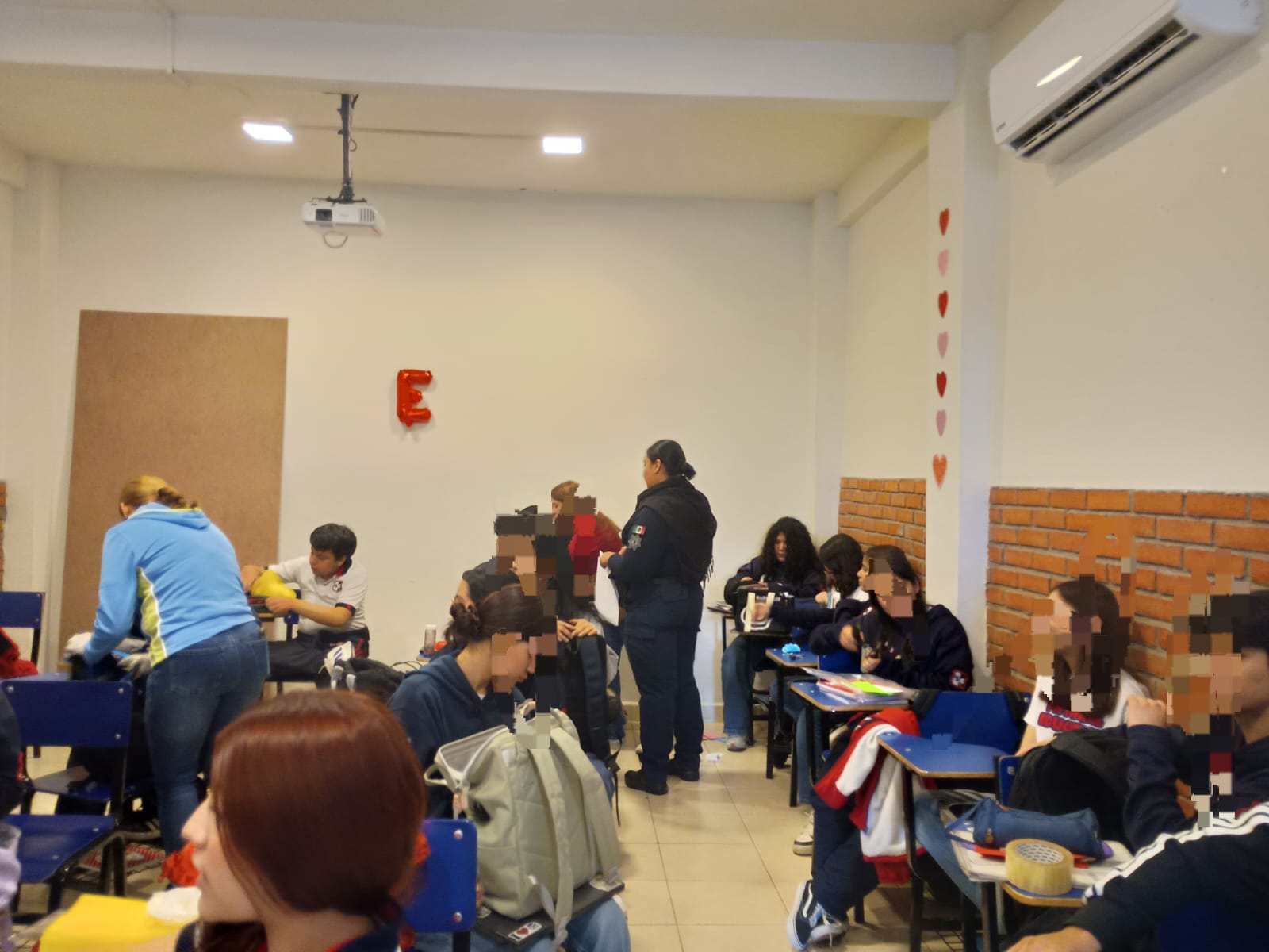 Operativo Mochila Segura, refuerza seguridad en escuelas de Gómez Palacio