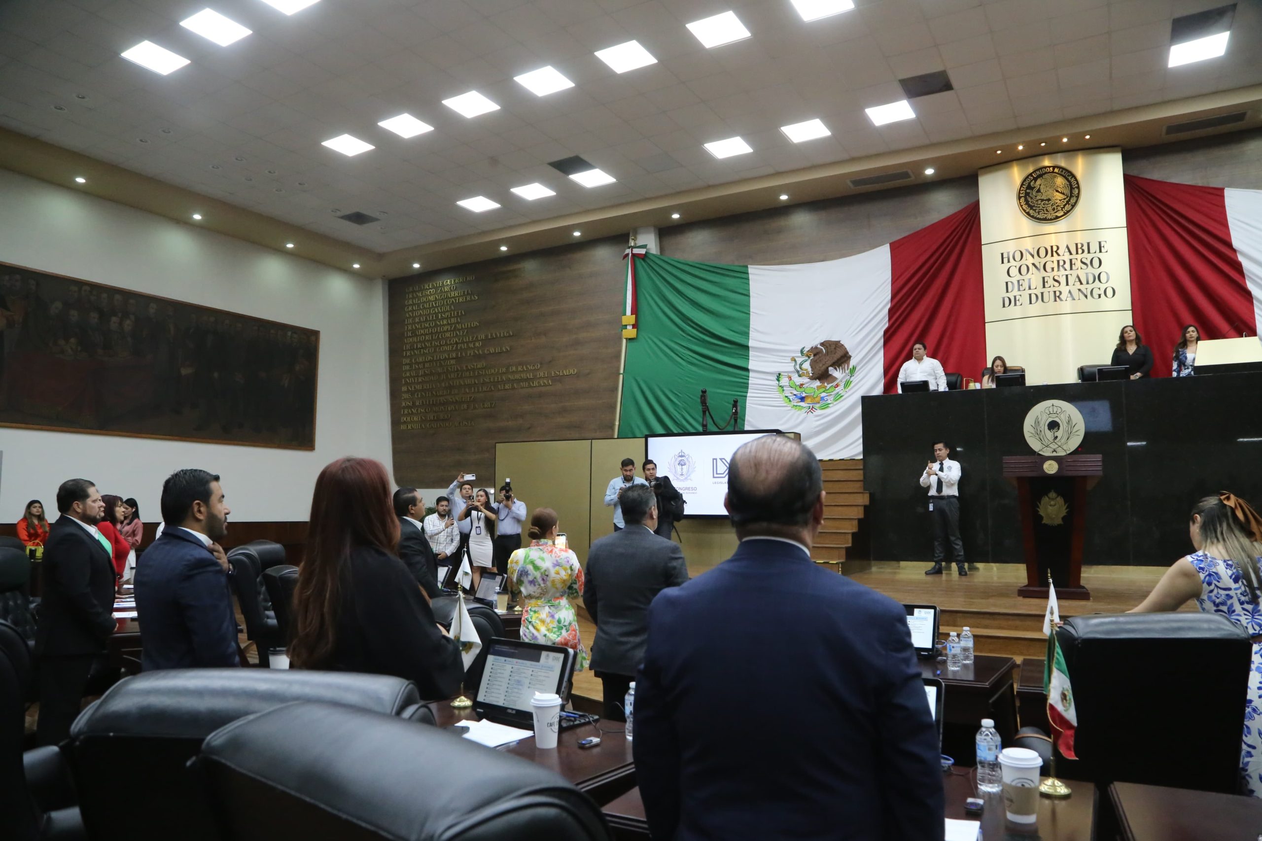 Aprueba Congreso uso de materiales reciclados en obra pública
