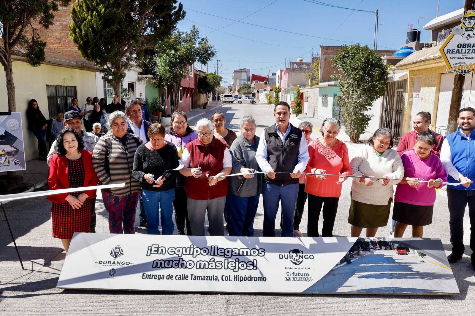 Cumplen su sueño, vecinos de la Hipódromo después de 50 años