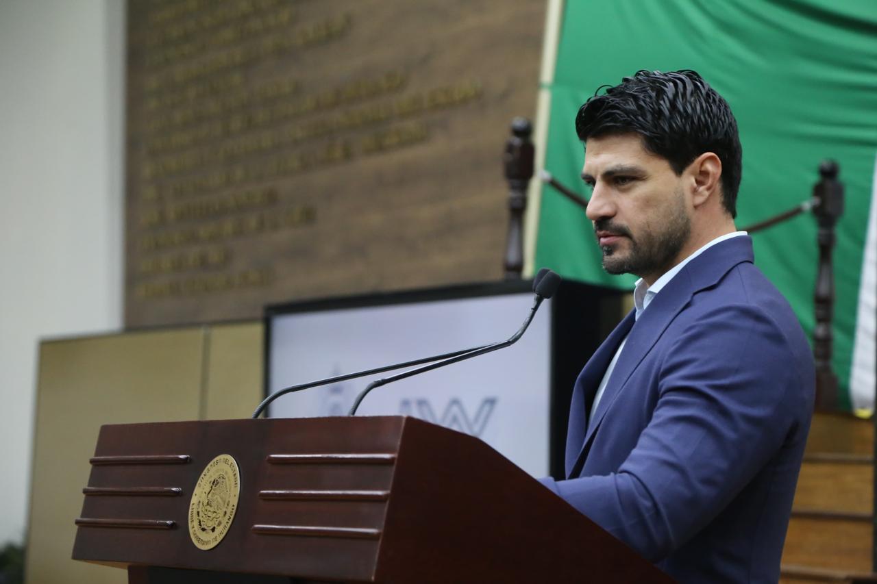 Propone Martín Vivanco vales culturales para estudiantes