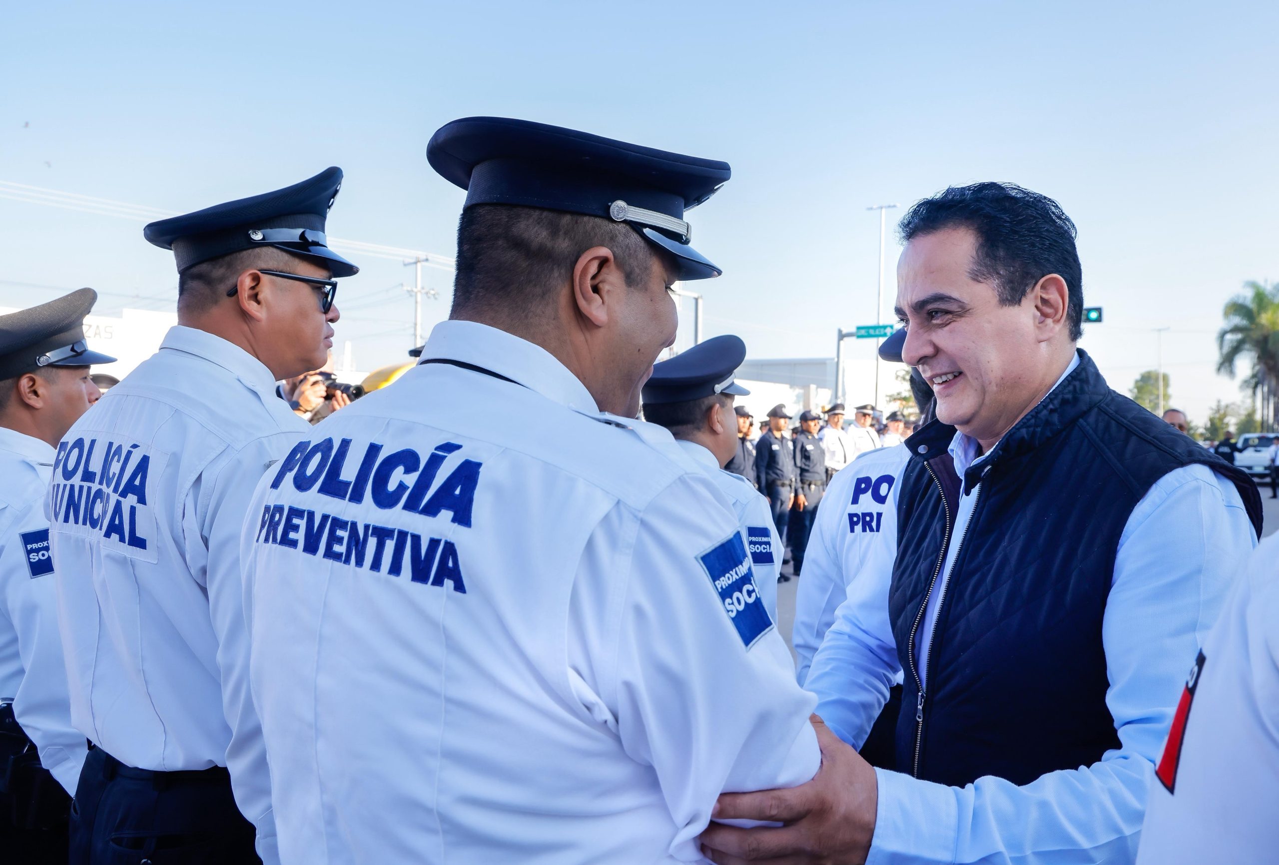 Toño Ochoa cumple: incentivos para los mejores policías será una realidad