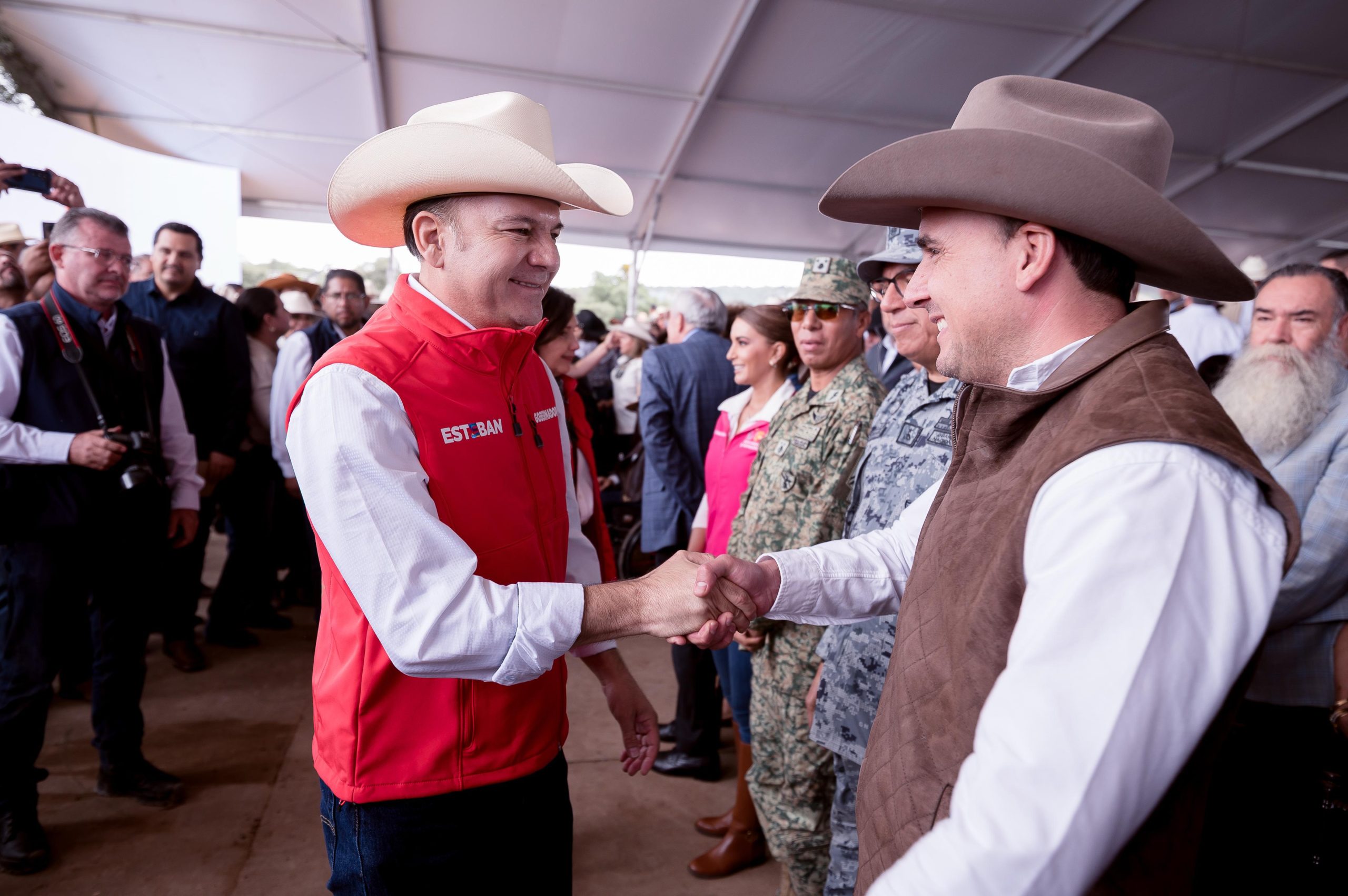 Gobierno Federal, gobernador de Coahuila y la Embajada de China reconocen el trabajo de Esteban Villegas en Durango