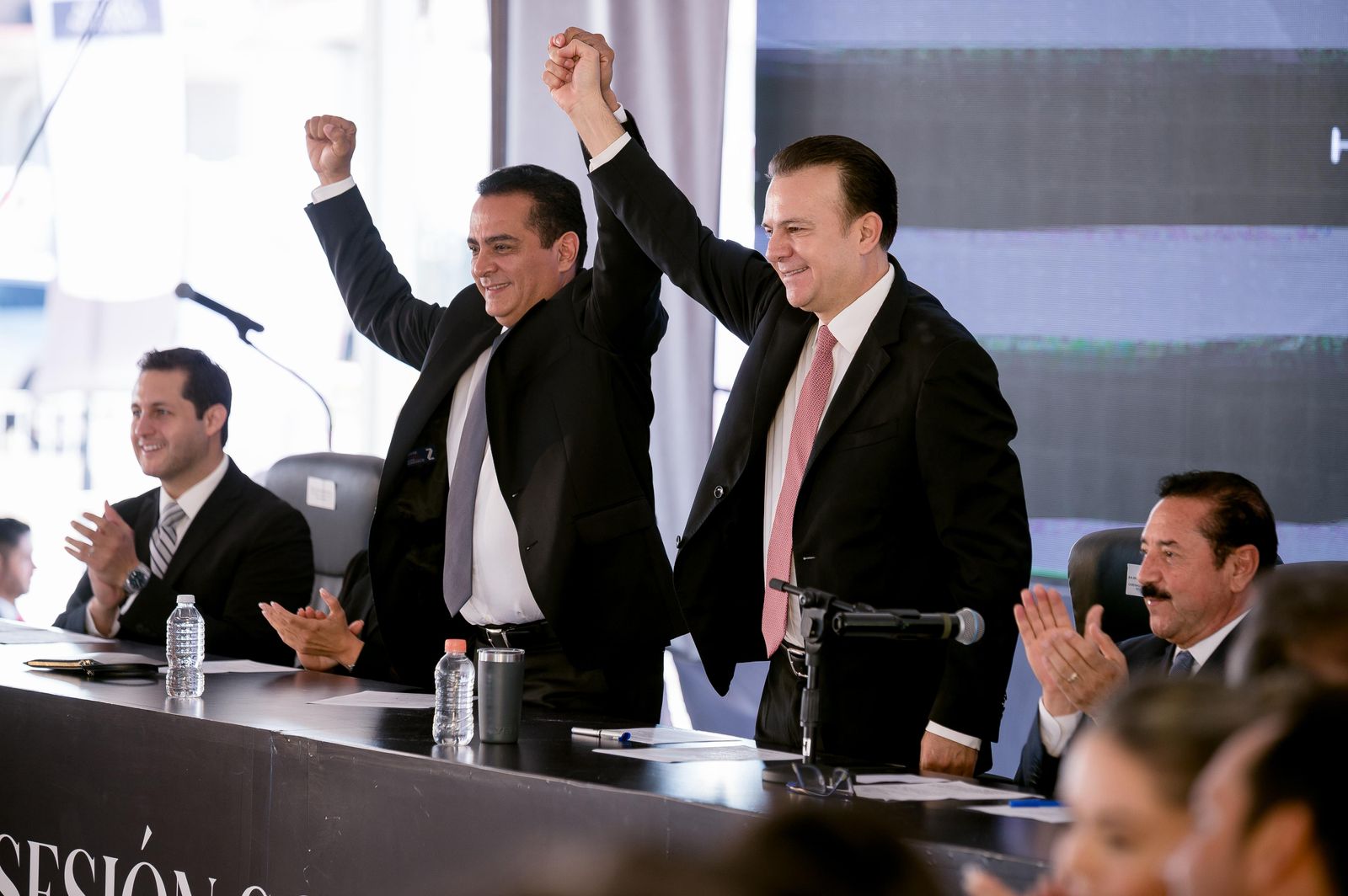 Toño Ochoa fortalece el camino de Durango con unidad, obras y participación ciudadana: Vecinos y funcionarios.
