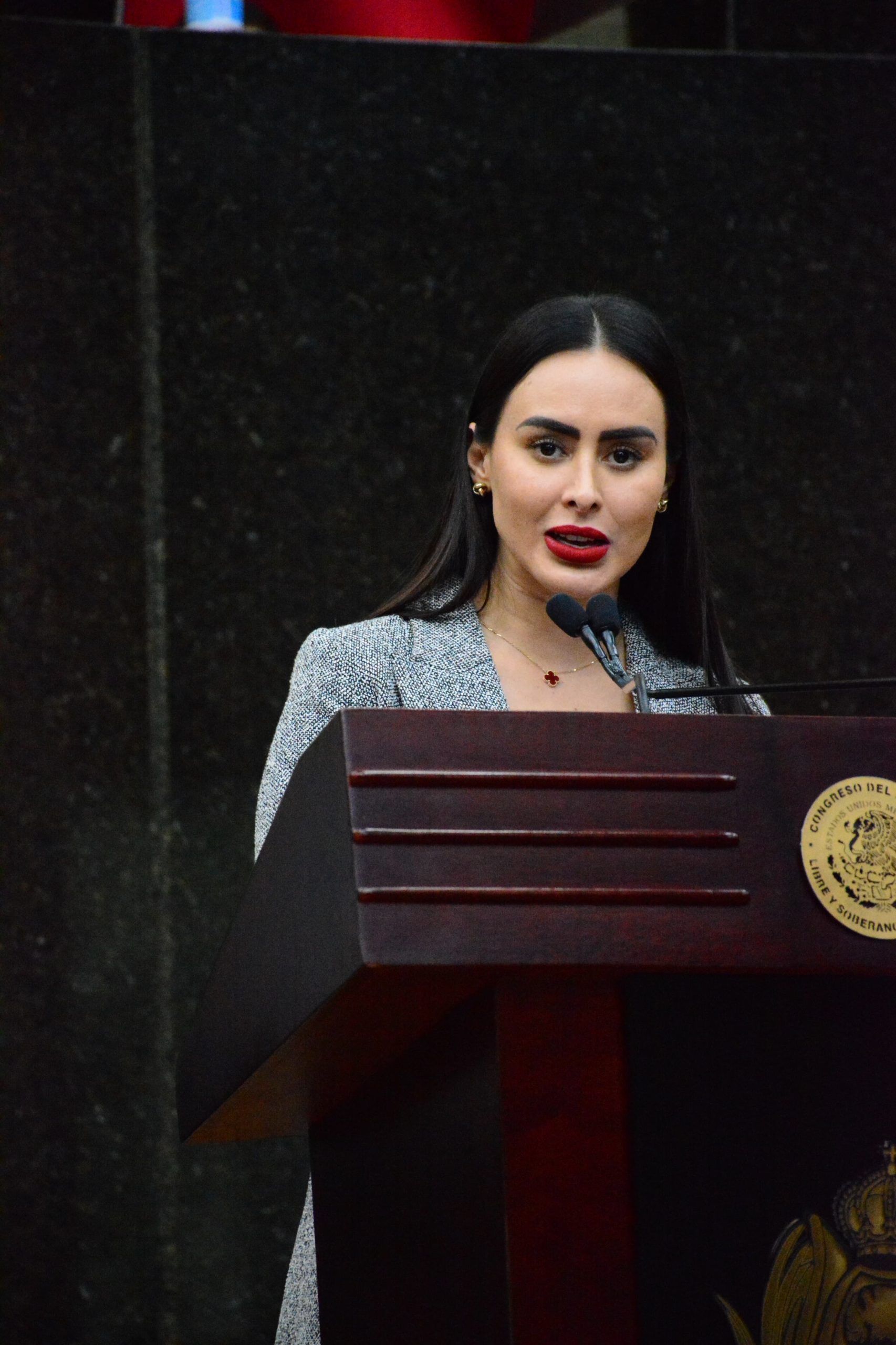 La 4T asegura salarios dignos con reforma constitucional: Cynthia Hernández