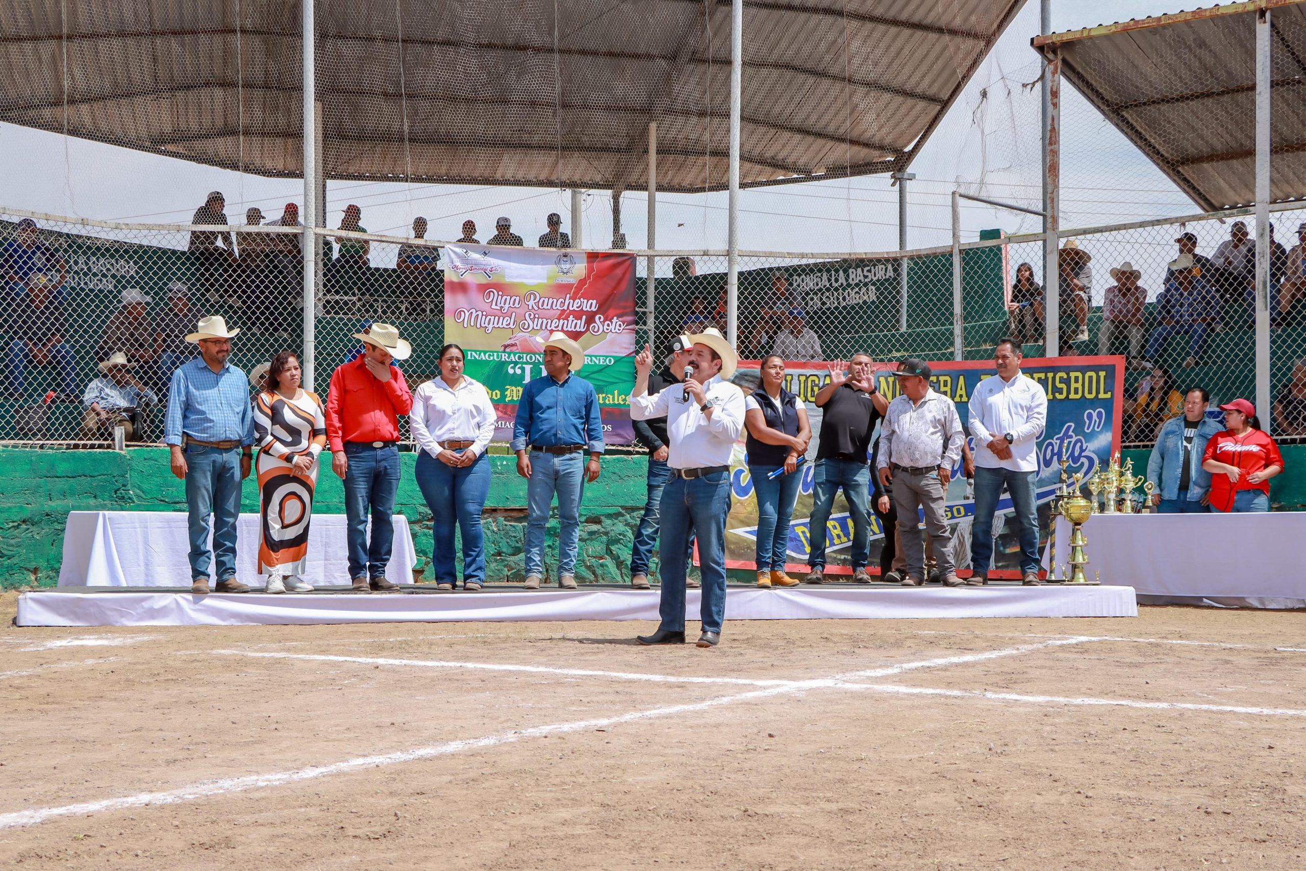 Municipio mejora espacios deportivos en el medio rural por la niñez y juventud duranguense