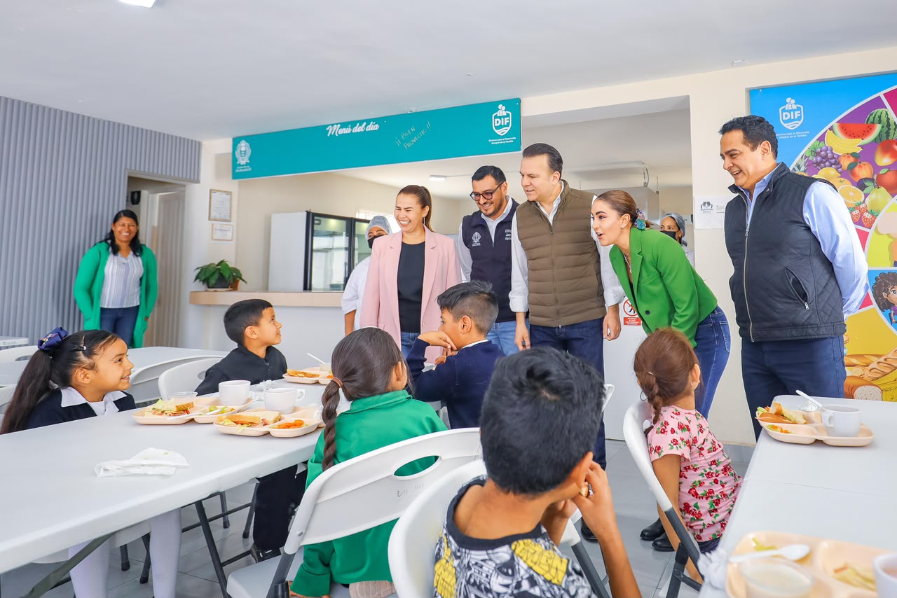 Toño Ochoa sí cumple, lleva Comedor Mixto a la Colonia Hidalgo