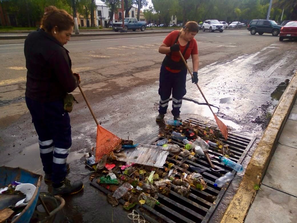 Activa Gobierno Municipal operativo especial de limpieza y apoyo.