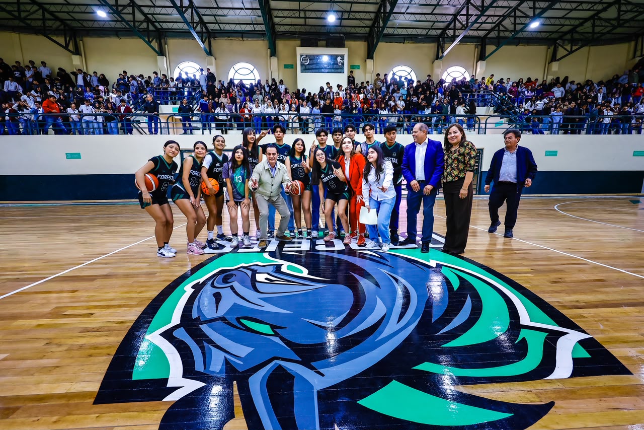 Toño Ochoa cumple con el Presupuesto Participativo, entrega gimnasio del COBAED y abre nueva convocatoria