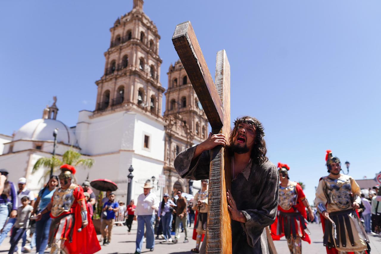 Vive Durango la fe a través del arte con su Viacrucis Viviente