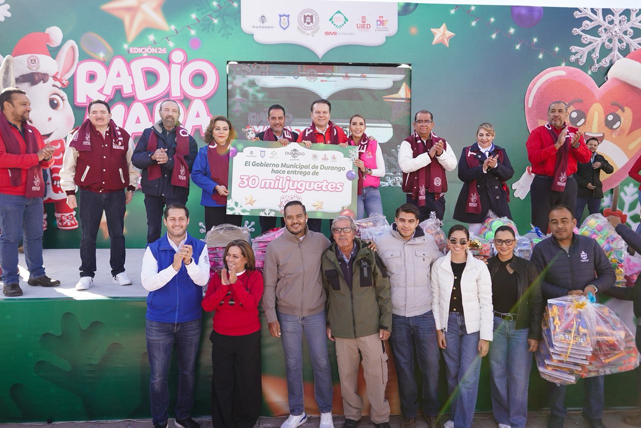 Entrega Toño Ochoa 30 mil juguetes del Municipio para el Radio Maratón 2025