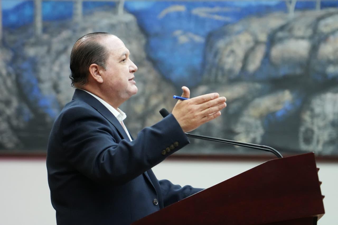 Impulsa Ernesto Alanís paternidad responsable en las escuelas