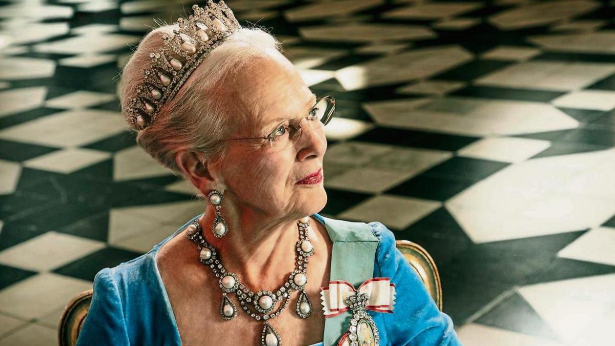 La Reina Margarita II de Dinamarca Abdica en Favor de su Hijo