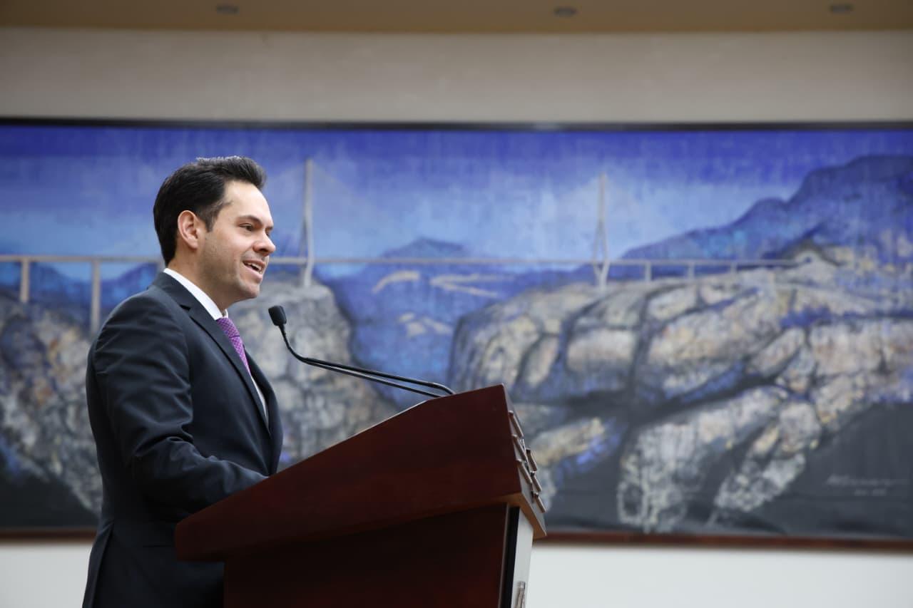 Impulsa Alejandro Mojica iniciativa para que niñez crezca en un hogar